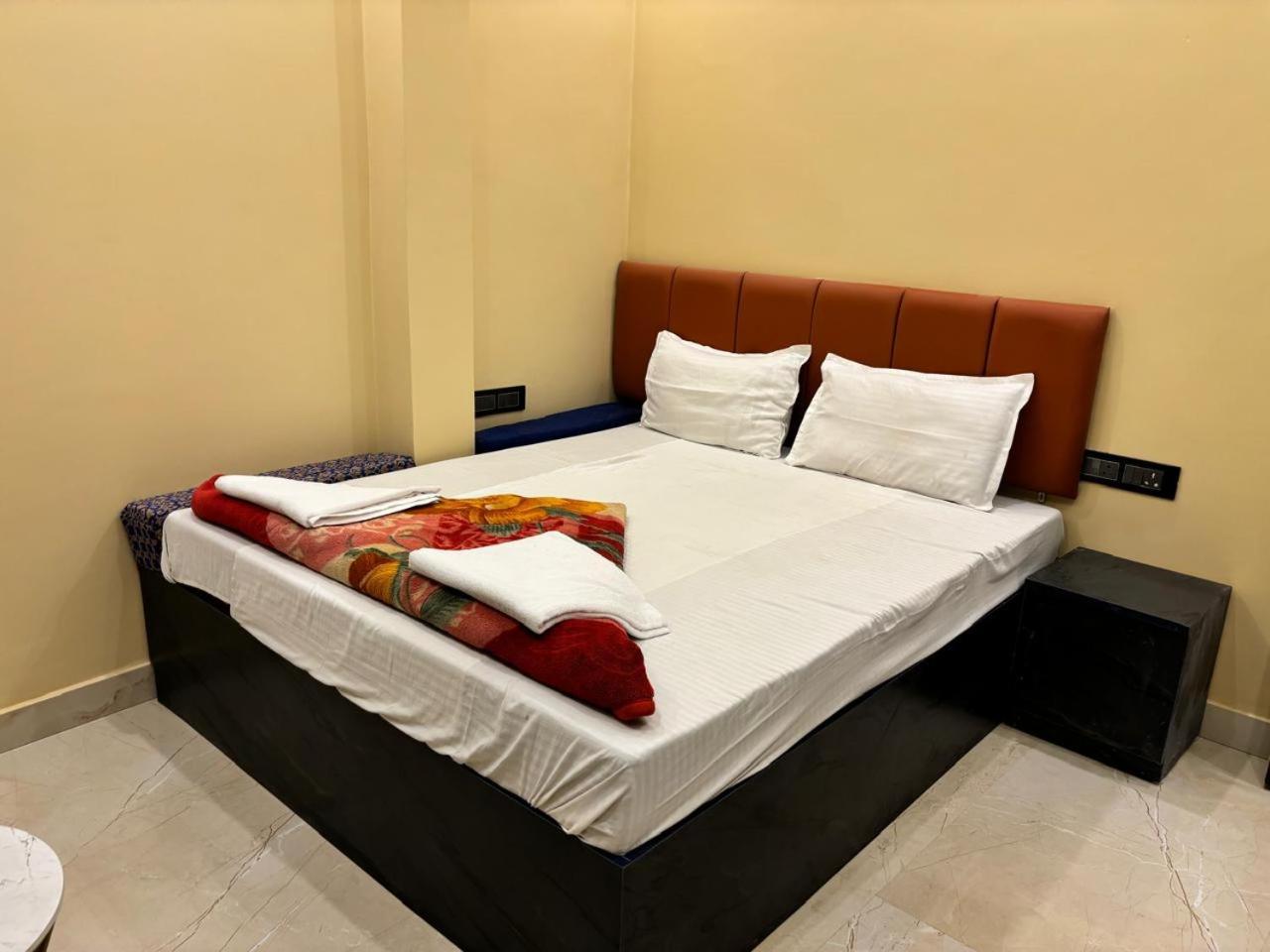 Holy City Inn Βαρανάσι Εξωτερικό φωτογραφία